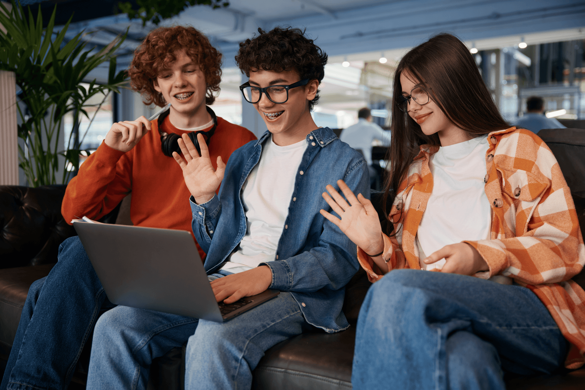 КАЖДЫЙ МЕСЯЦ МЫ ПРОВОДИМ РЕТРОМИТАП